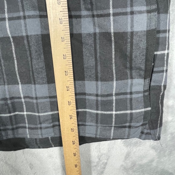 Levi's Quilted Lined Snap Zip Flannel Shacket Mens Large L Gray Plaid Jacket - Picture 8 of 12